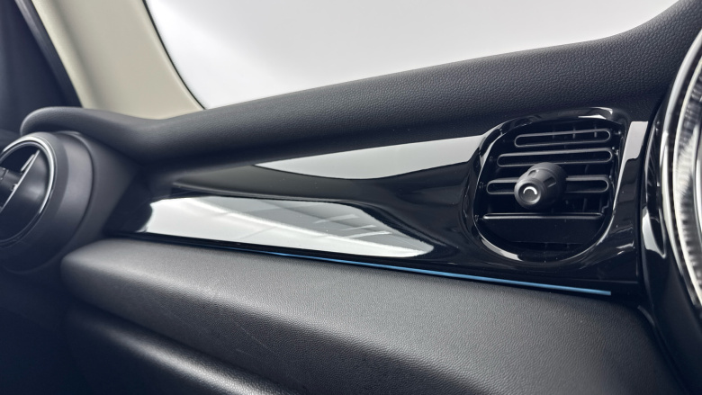 MINI Hatchback 1.5 Cooper Classic 5dr Petrol Hatchback